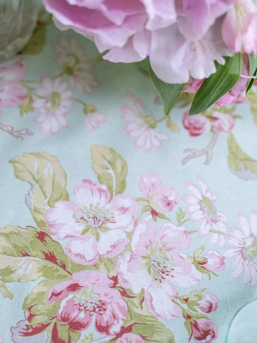 April Cornell Tablecloths|Apple Blossom Aqua 88" Round Tablecloth