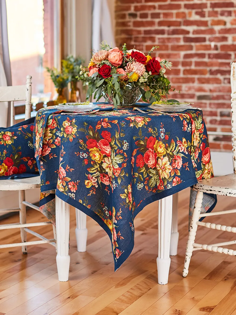 April Cornell Tablecloths|Cassandra Ink Square Tablecloth, 54" x54"