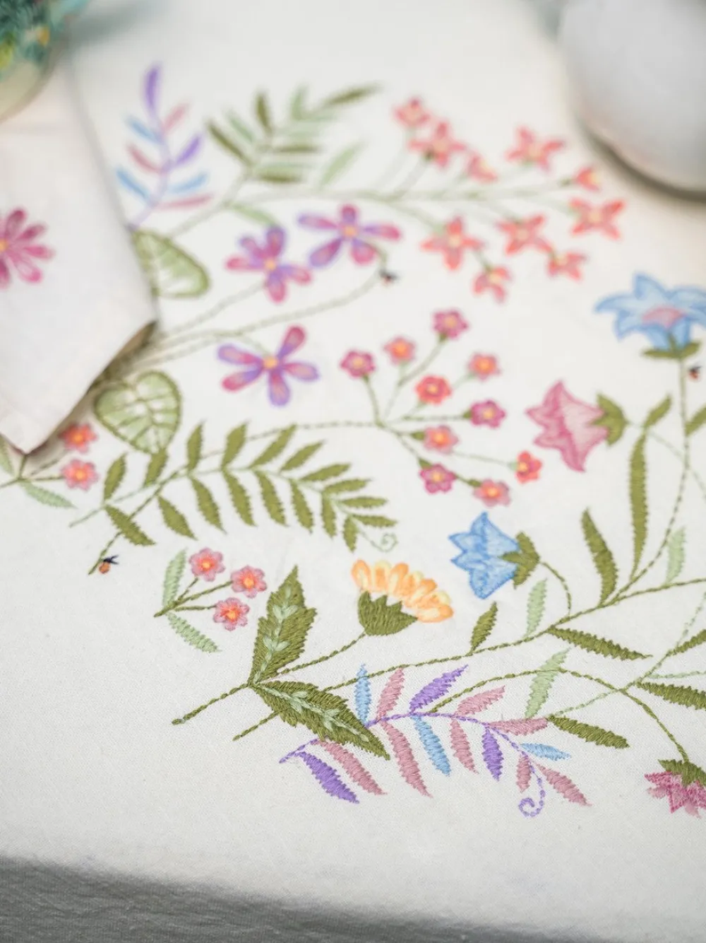 April Cornell Tablecloths|Garden Embroidered Tablecloth, 36" x 36"