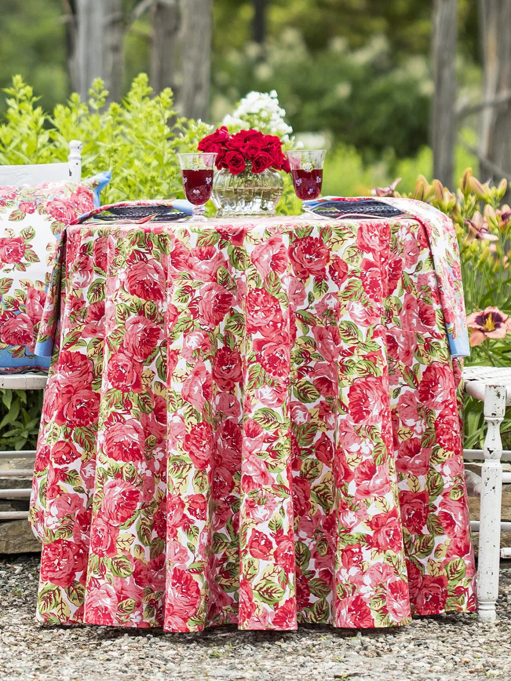 April Cornell Tablecloths|La Vie En Rose Red Round Tablecloth