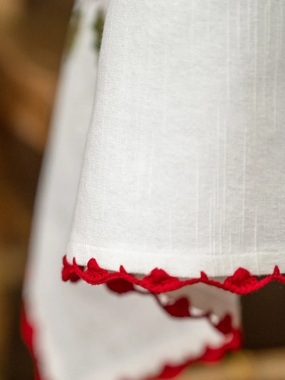 April Cornell Tablecloths|Poinsettia with Red Trim Embroidered Tablecloth, 36" x 36"
