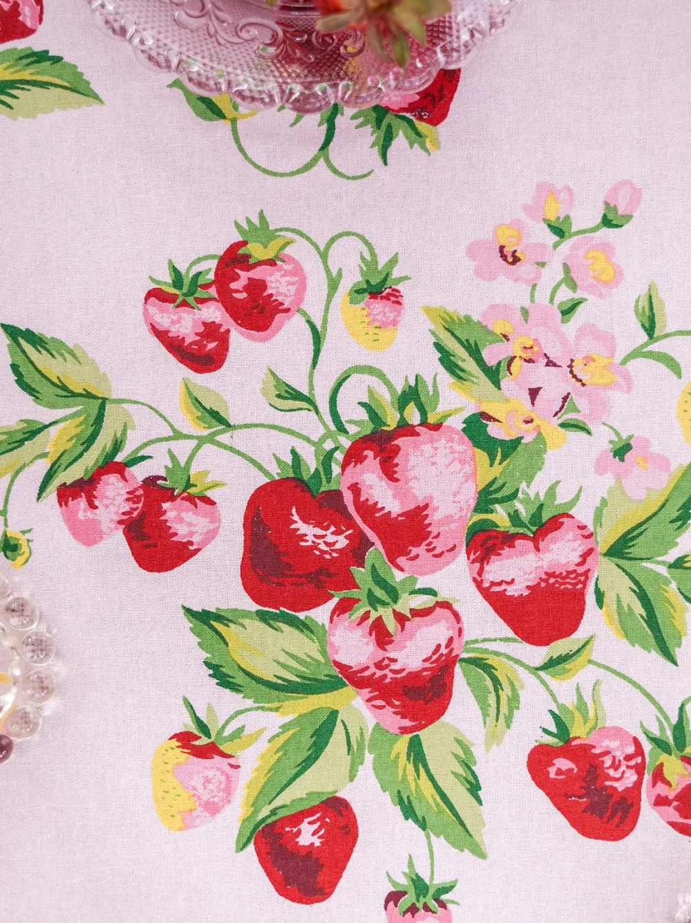 April Cornell Tablecloths|Strawberry Basket Tablecloth (Sorbet), 60" x 90"