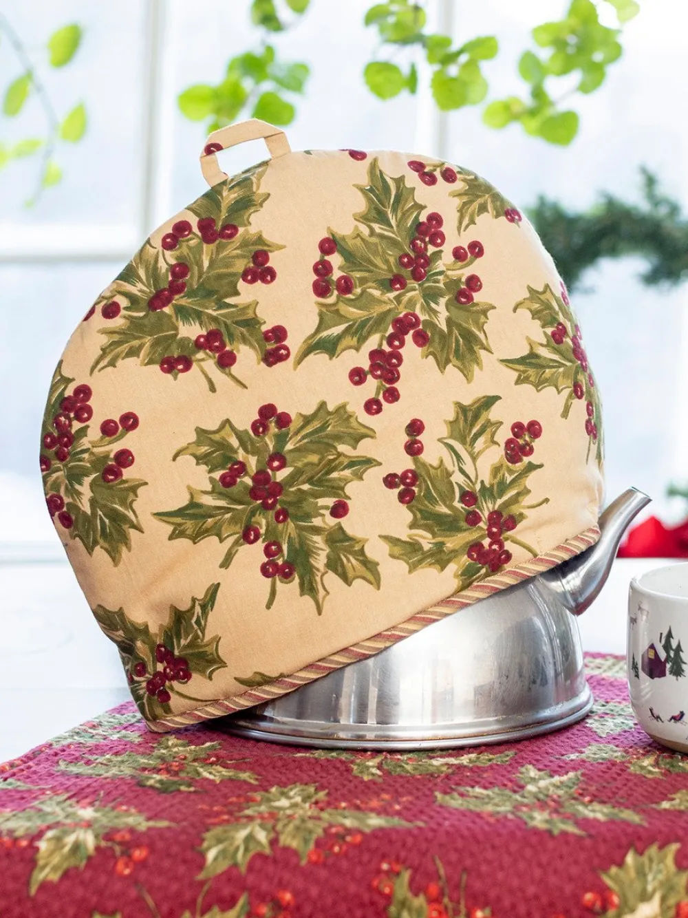 April Cornell Tea Cosies|Winterberry Patchwork Tea Cozy