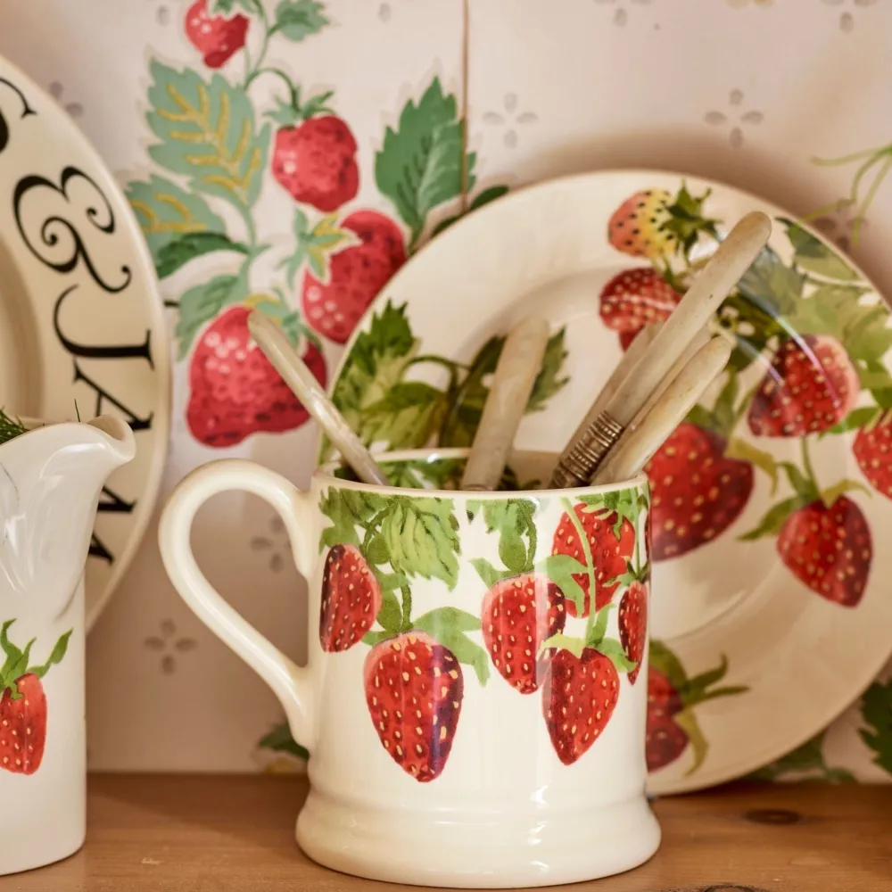 Emma Bridgewater Emma Bridgewater|Vegetable Garden Strawberries 1/2 Pint Mug