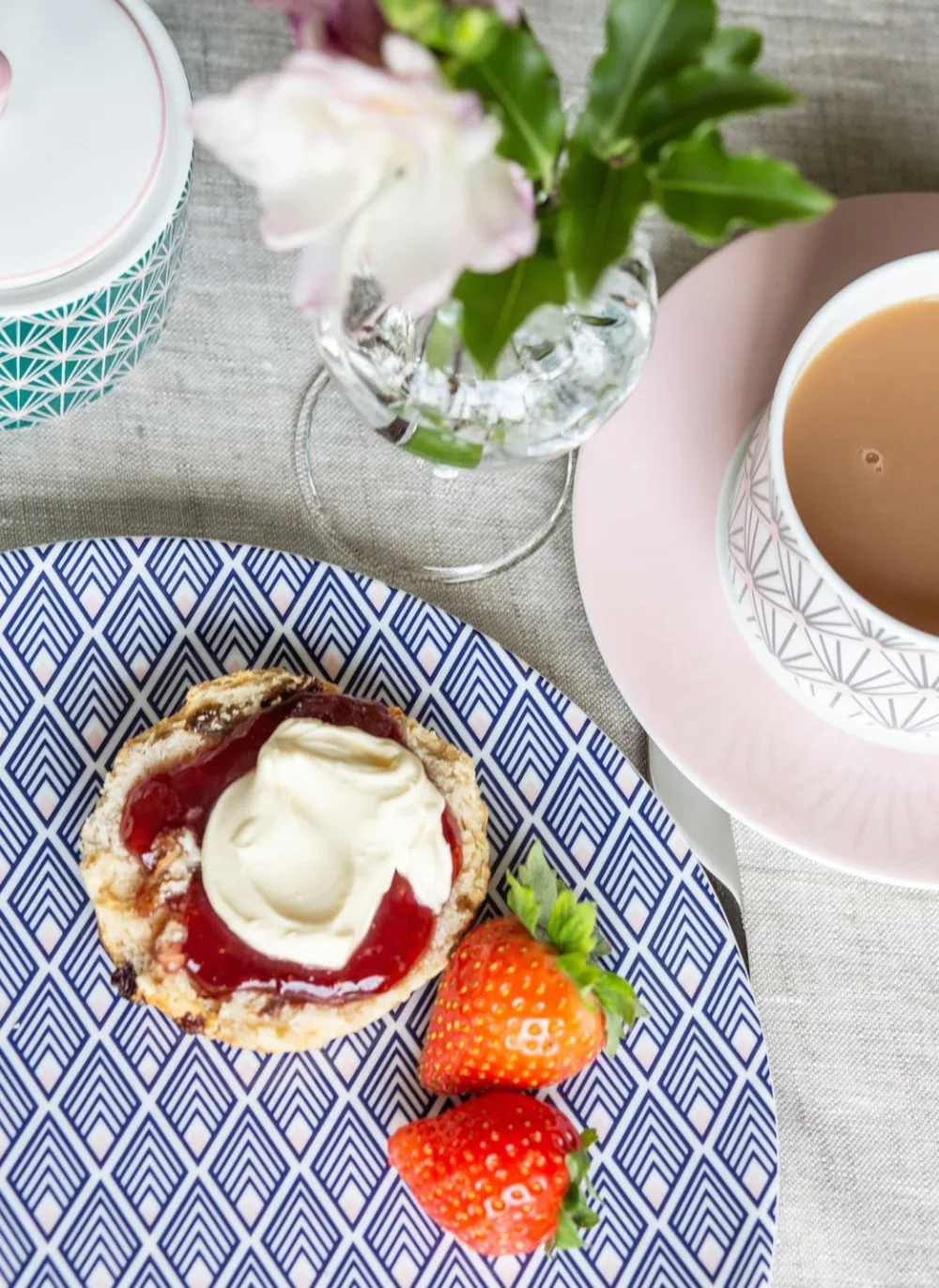 Tea Plates|Jo Deakin Gatsby Tea Plate (Blue & Blush Pink)
