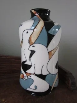 Moorcroft Pottery Vases|Moorcroft Pottery|Moorcroft Seal Vase 98/8