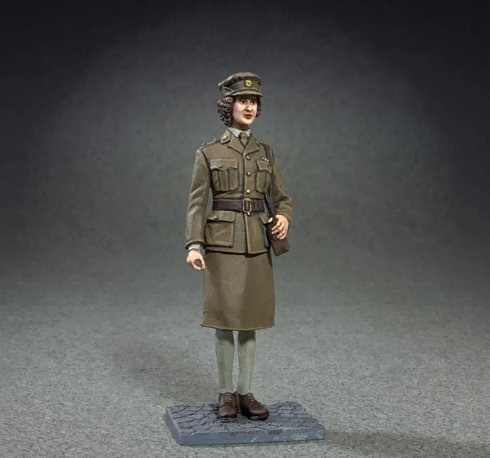 W. Britain Miniatures|Princess Elizabeth in ATS Uniform, 1944–45 Figurine