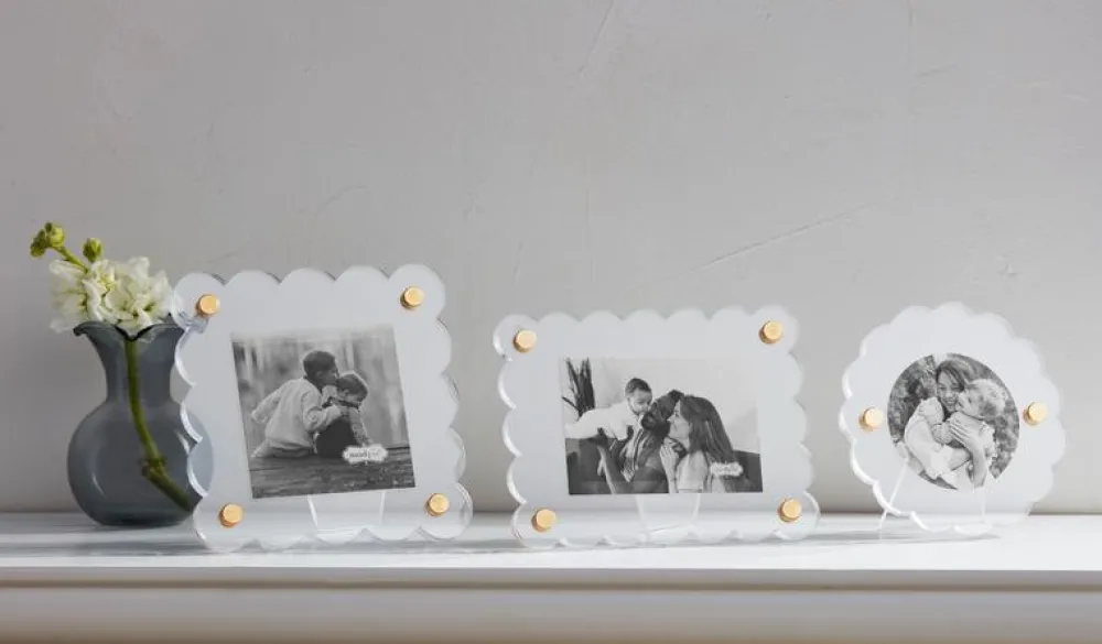 Picture Frames|Round Scallop Acrylic Frame